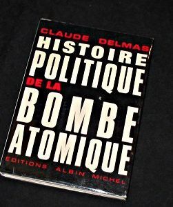 Histoire politique de la bombe atomique