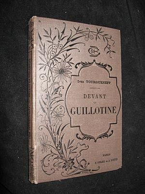 Devant la guillotine