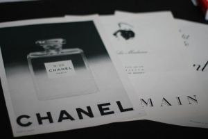 Trois publicités pour les parfums Chanel, Houbigant et Balmain