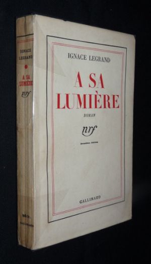 A sa lumière