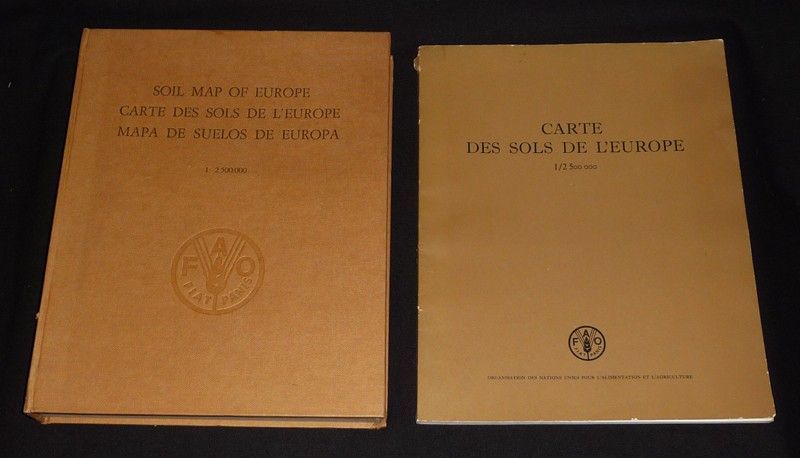 Carte des sols de l'Europe, 1 / 2.500.000 (2 volumes)