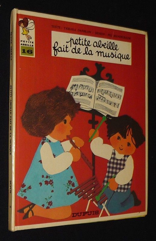 Petite abeille fait de la musique