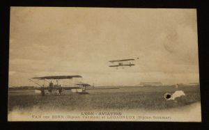 Carte postale ancienne : Lyon - Aviation - Van den Born (Biplan Farman) et Legagneux (Biplan Sommer)