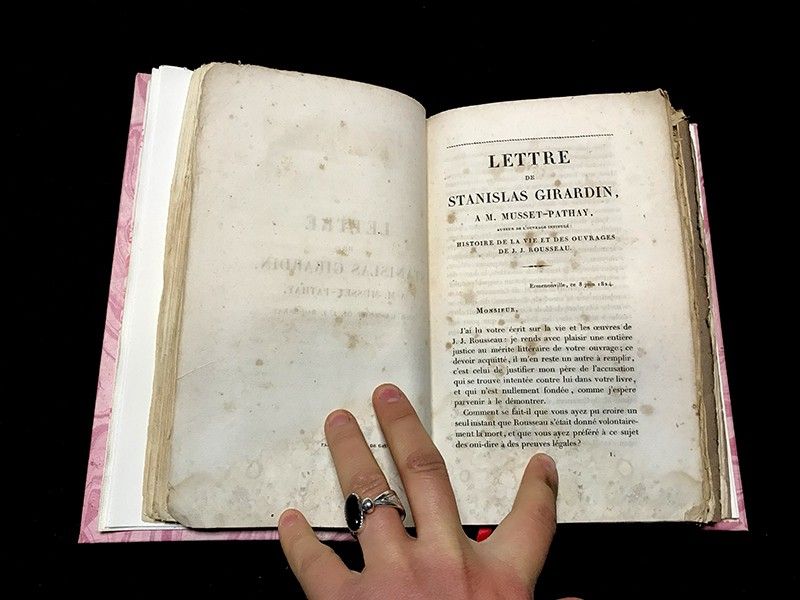 4 brochures en un ouvrage : 1. L'art de la Guerre / 2. Lettres de Stanislas Girardin à Musset-Pathay sur la mort de J. J. Rousseau / 3. Quelques observations sur la lettre de Fouché au duc de Wellington / 4. Trois nuits de Napoléon (copy)