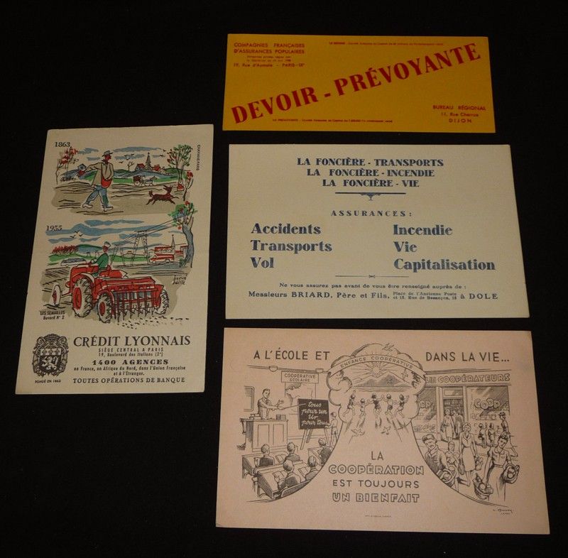 Lot de 4 buvards publicitaires : Banques et assurances
