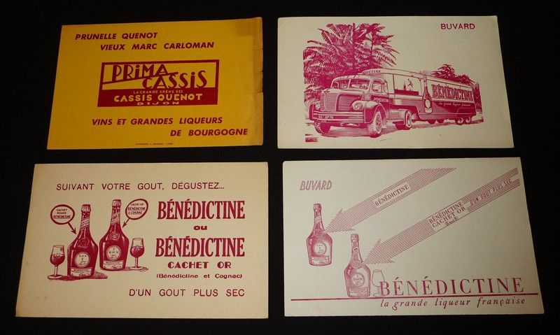 Lot de 4 buvards publicitaires pour des marques d'alcools : Cassis Quenot - Bénédictine