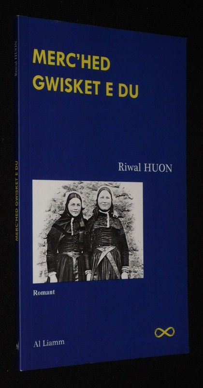 Merc'hed gwisket e du