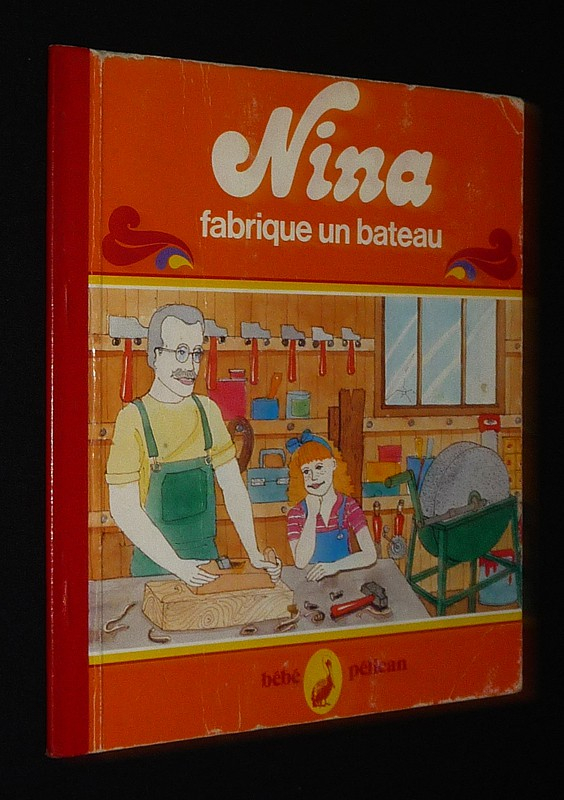 Nina fabrique un bateau