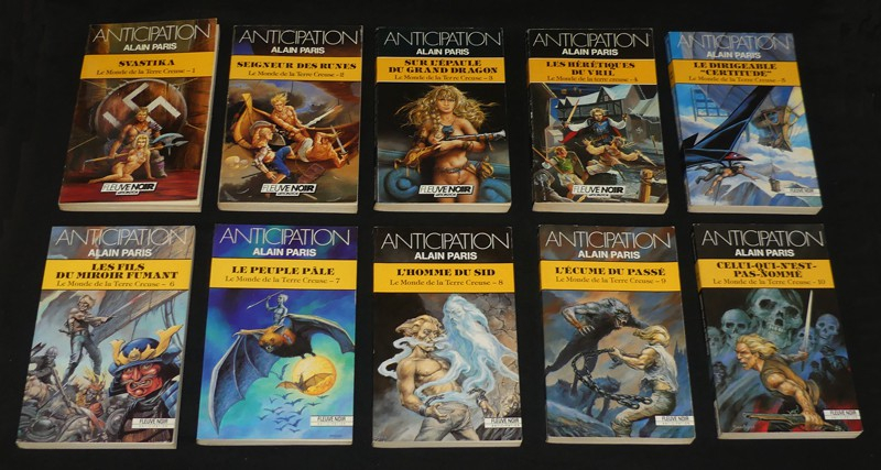 Le monde de la Terre Creuse (10 volumes)