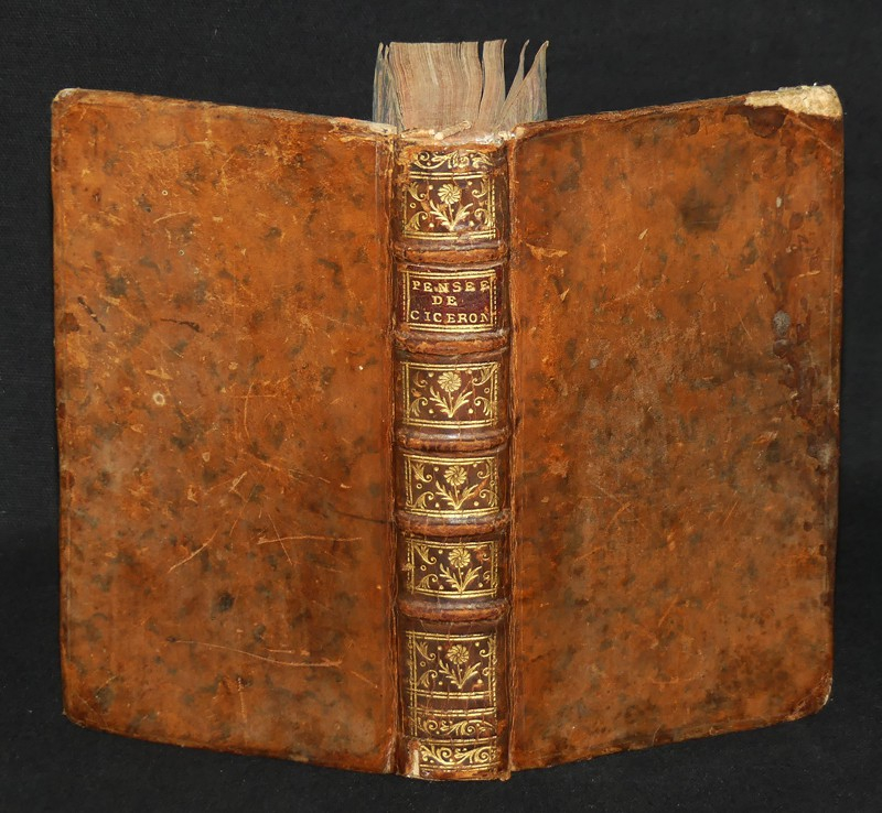 Pensées de Ciceron, traduites pour servir à l'éducation de la jeunesse.