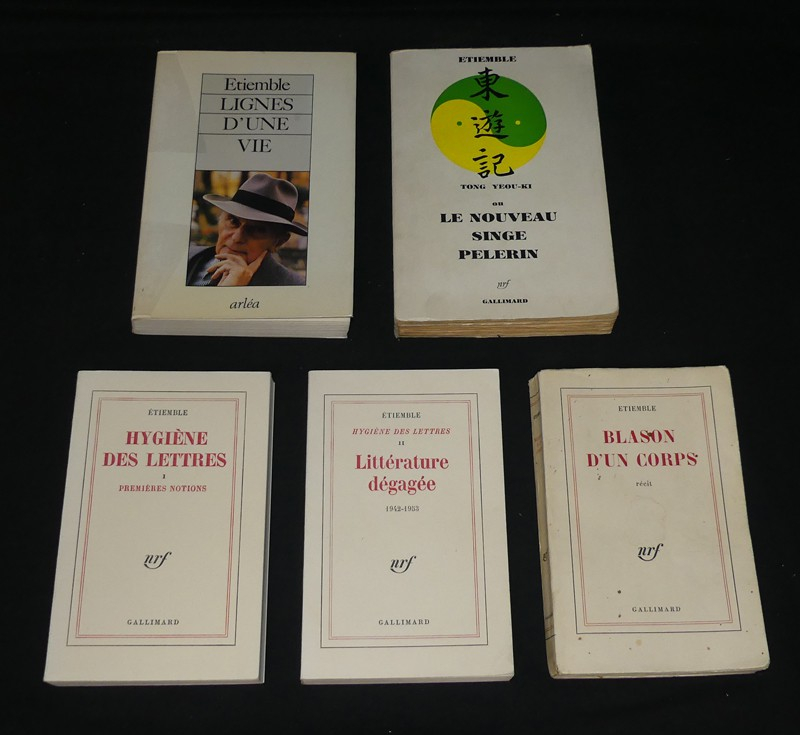 Lot de cinq livres de Etiemble
