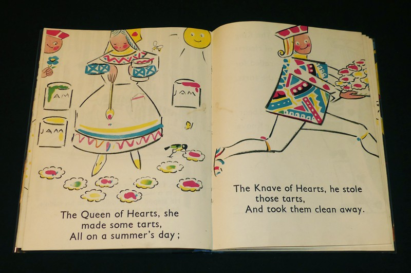 Hey Diddle Doodle. A Book of Nursery Rhymes Chosen and Illustrated by Winifred Marks