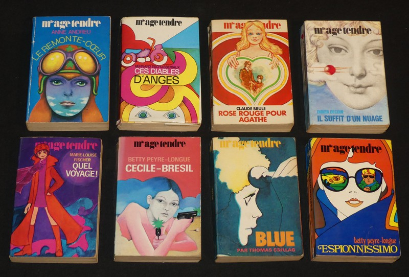 8 volumes de la collection Mlle Age tendre