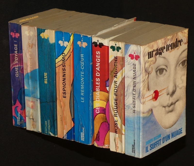 8 volumes de la collection Mlle Age tendre