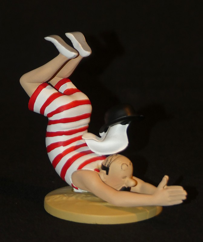 Figurine Tintin : 'Dupont baigneur' de l'album Tintin au pays de l'or noir