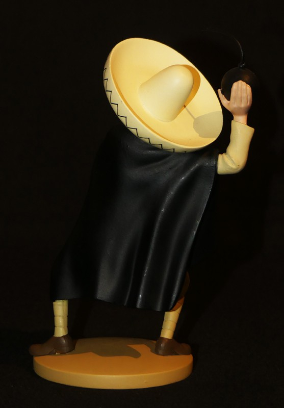 Figurine Tintin : 'Le Caporal Diaz, terroriste maladroit' de l'album L'Oreille cassée