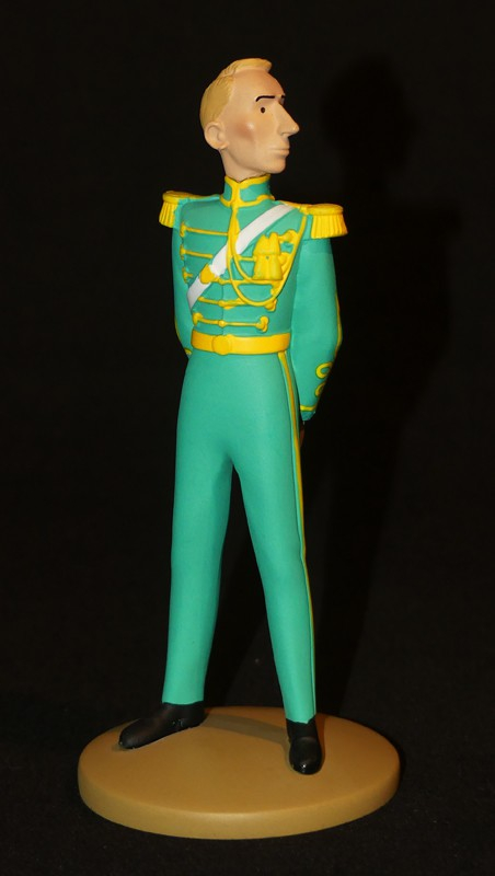 Figurine Tintin : 'Hergé en officier de la cour syldave' de l'album Le Sceptre d'Ottokar