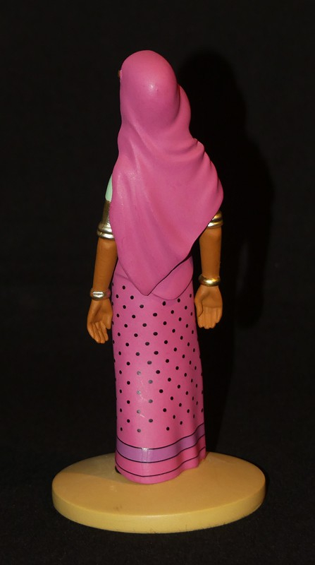 Figurine Tintin : 'Madame Yamilah en transe' de l'album Les Sept Boules de cristal