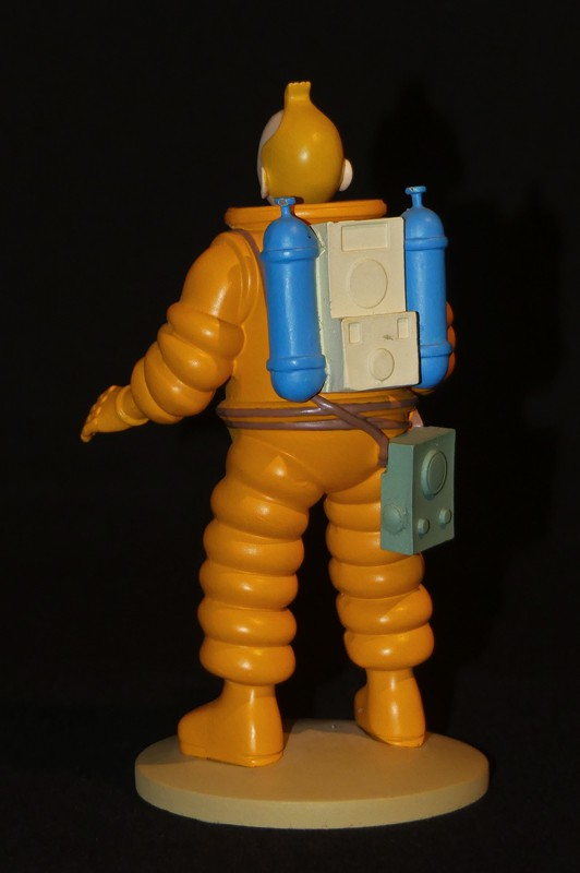 Figurine Tintin : 'Tintin en habit lunaire' de l'album On a marché sur la Lune