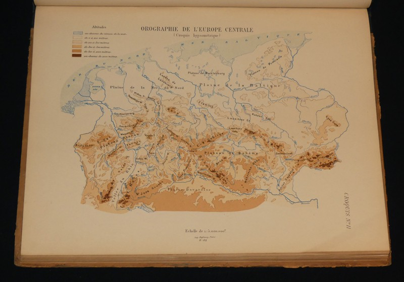 Cours de géographie, rédigé conformément au nouveau programme d'admission à l'Ecole Spéciale Militaire. Première partie : L'Europe. Croquis
