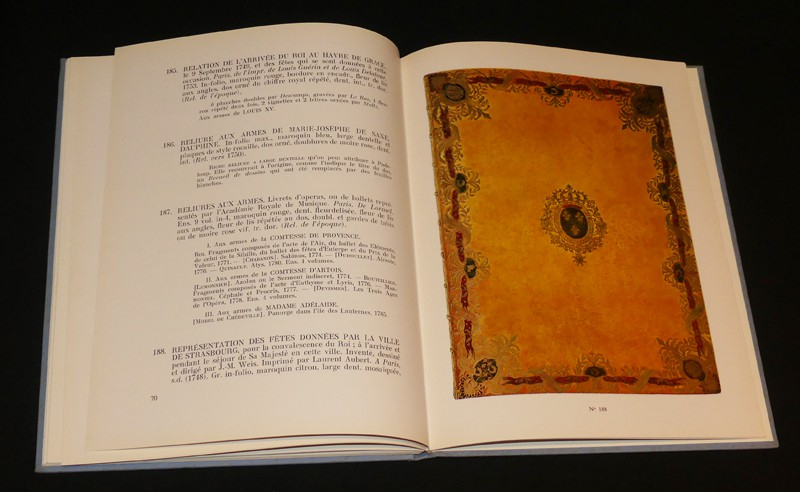 Livres illustrés, la plupart du XVIIIe siècle : Editions originales - Exemplaires de provenance royale et de la cour de France
