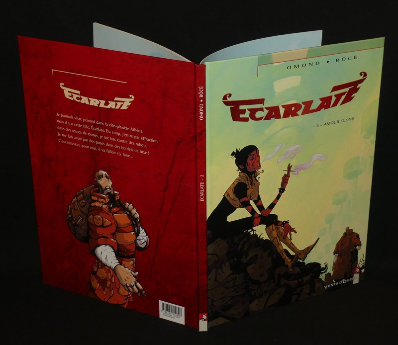 Ecarlate, deux volumes