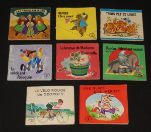 Huit albums de la collection Mini-livres
